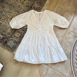 Gianni Bini Ivory Tiered Short V-Neck Dress